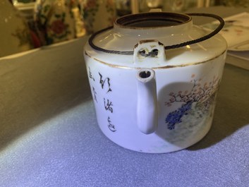 A Chinese qianjiang cai teapot and cover, 19/20th C.